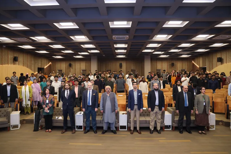 Chief guests at the Pakistan Energy and Vehicle Summit
